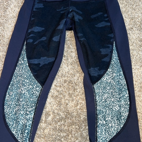 Lululemon Wunder Under Crop Full-On Luon Lotus Camo Oil Slick Blue Inkwell size6 - Picture 10 of 14
